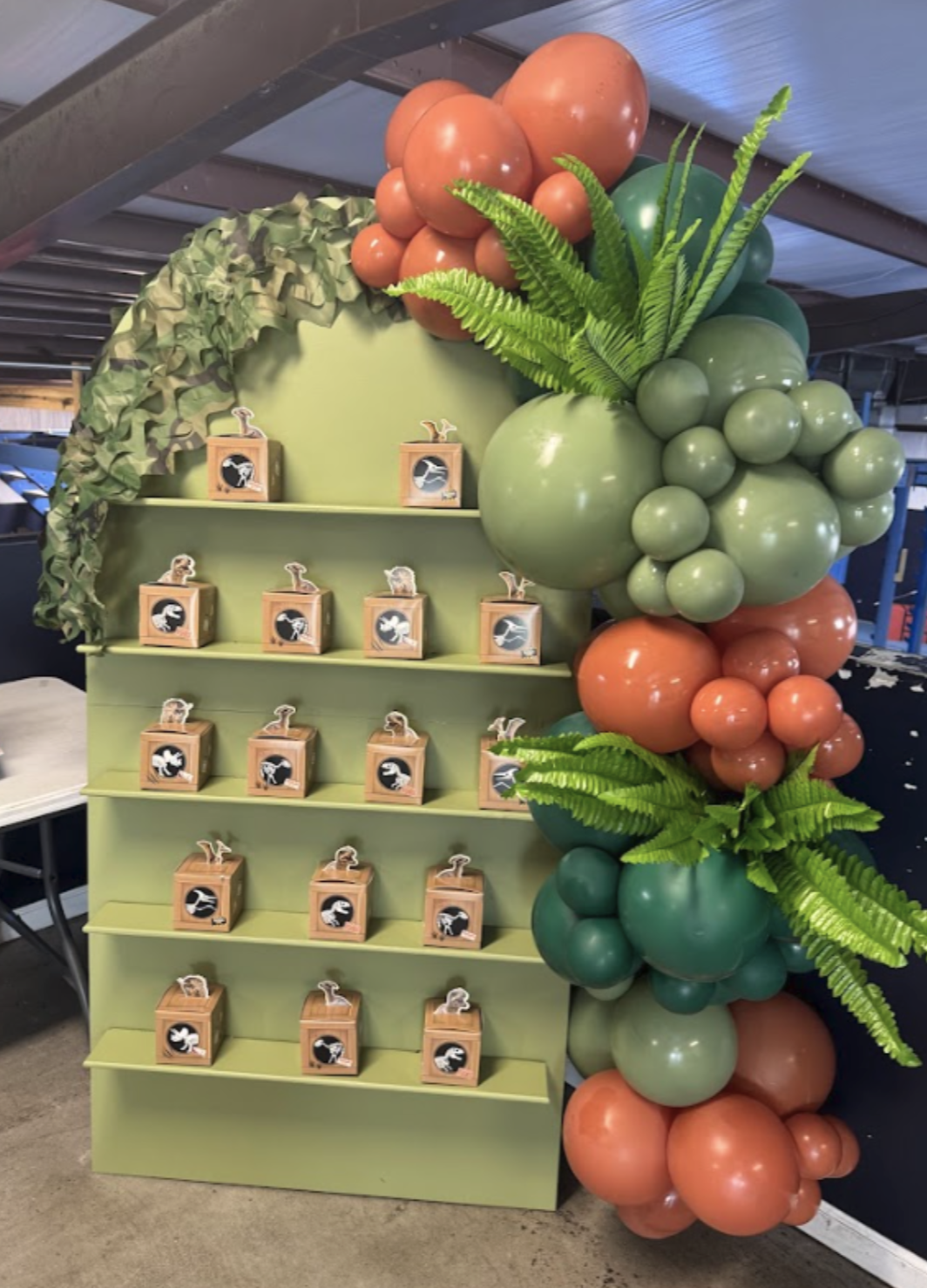 Foldable Treat Wall Arch - Image 2